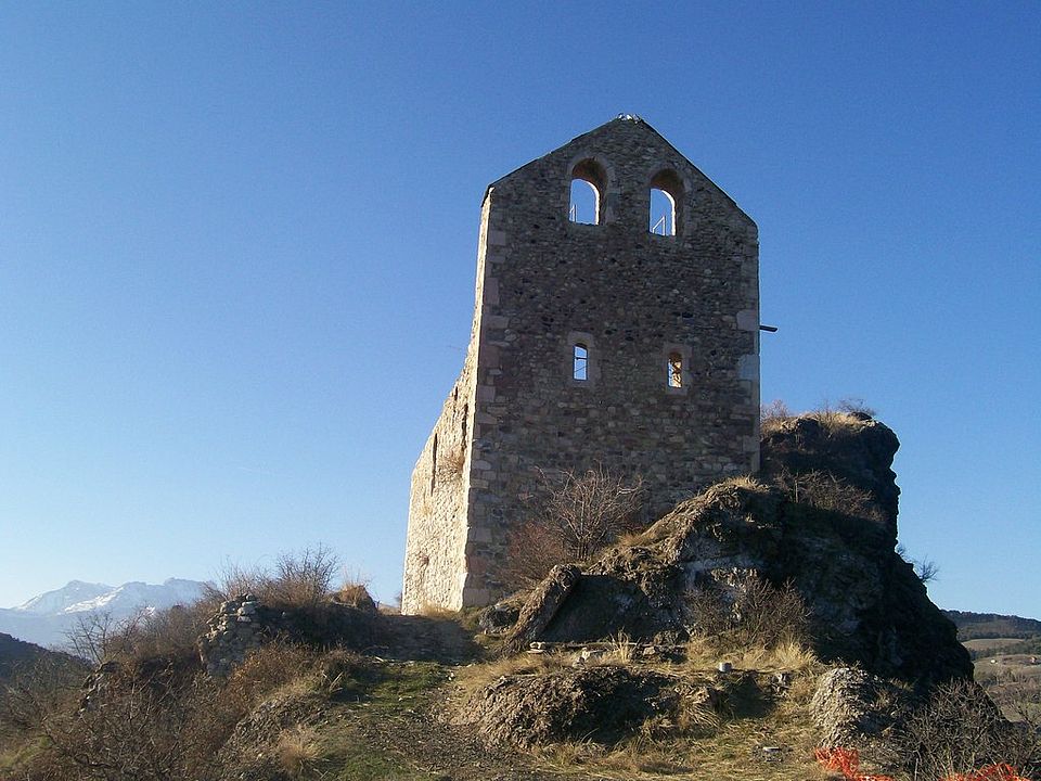 Ruines de l'ancienne église des Trois Châteaux