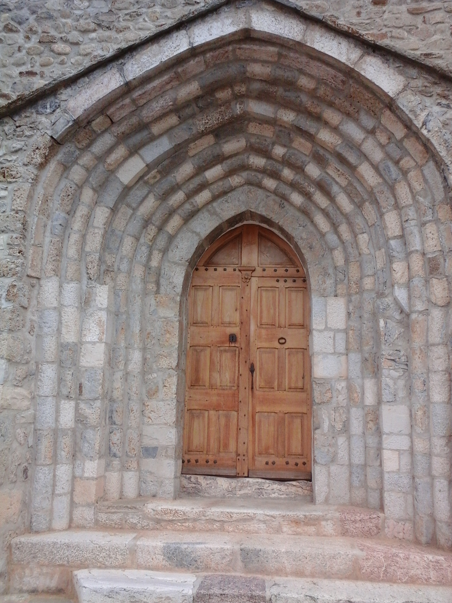 Claret Porte de l'église du village