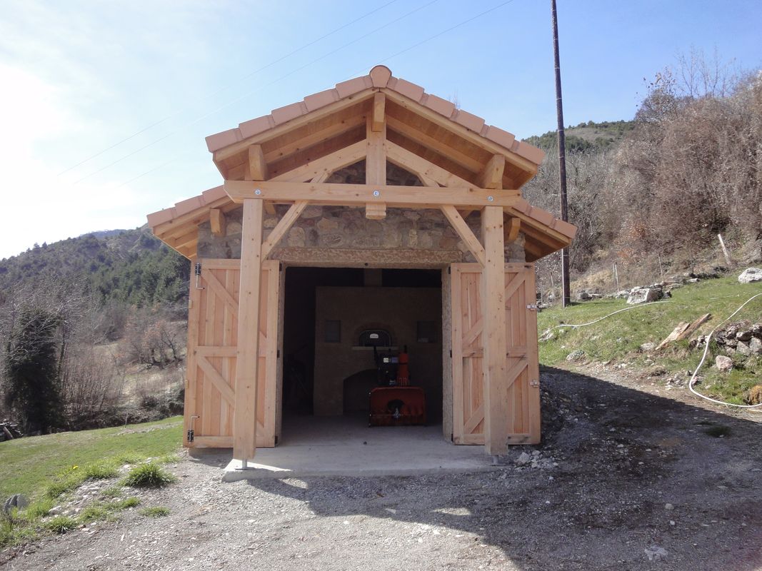 Esparron Four à bois rénové