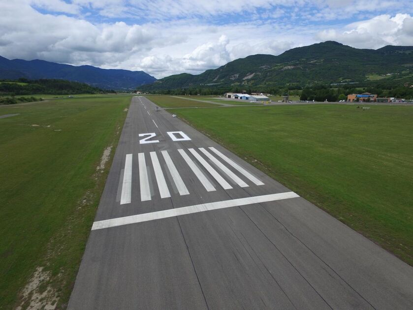 - © alpes envol cd05