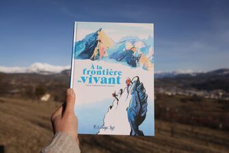 Rencontre autour de la BD « A la frontière du vivant »_Gap - © Olivier Sabatier, Parc national des Ecrins. Rencontre autour de la BD « A la frontière du vivant »_Gap - © Olivier Sabatier, Parc national des Ecrins.