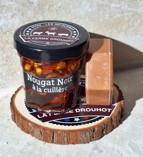 Fabrication de nougat noir sur le Marché de Noël_Gap Fabrication de nougat noir sur le Marché de Noël_Gap